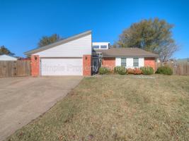 featured image of 3837 Sunward Cir