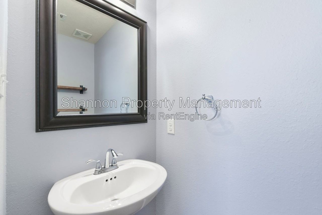 11711 Red Hummingbird Dr - Photo 5 of 39