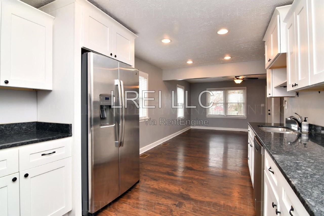 10815 Alberta Dr - Photo 6 of 23