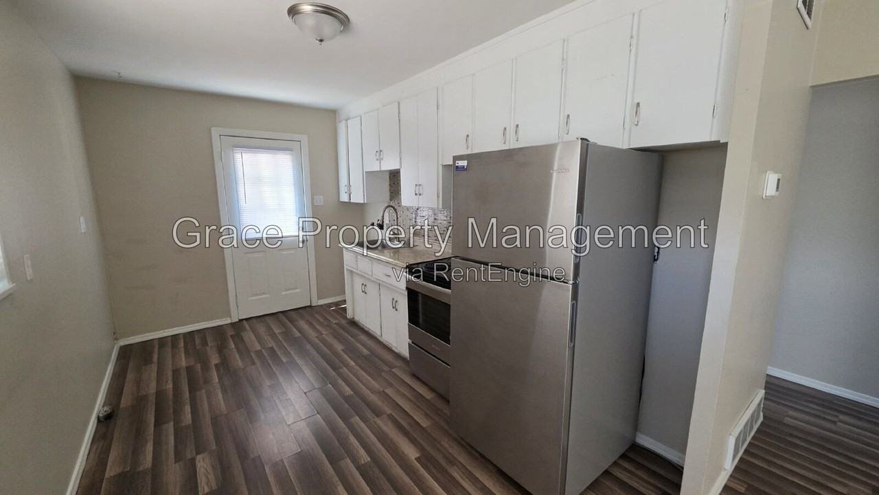 7691 Leyden Ln - Photo 3 of 15