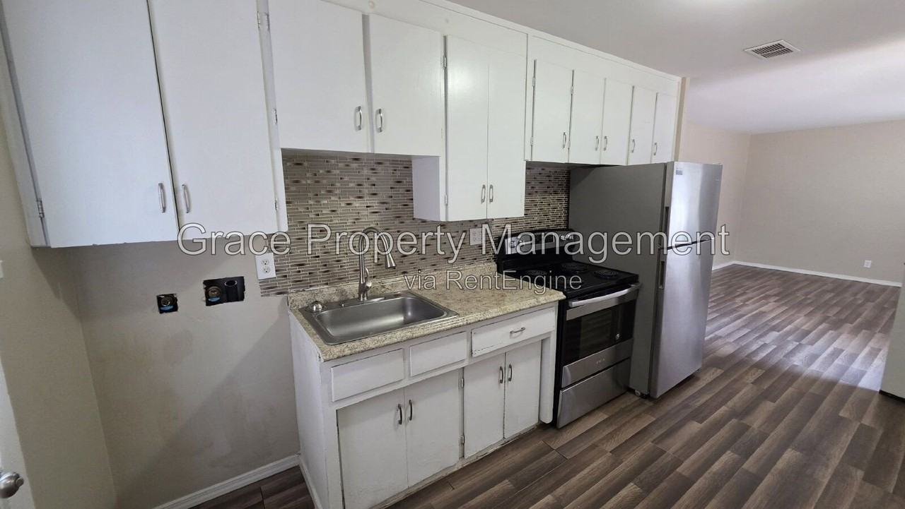 7691 Leyden Ln - Photo 4 of 15