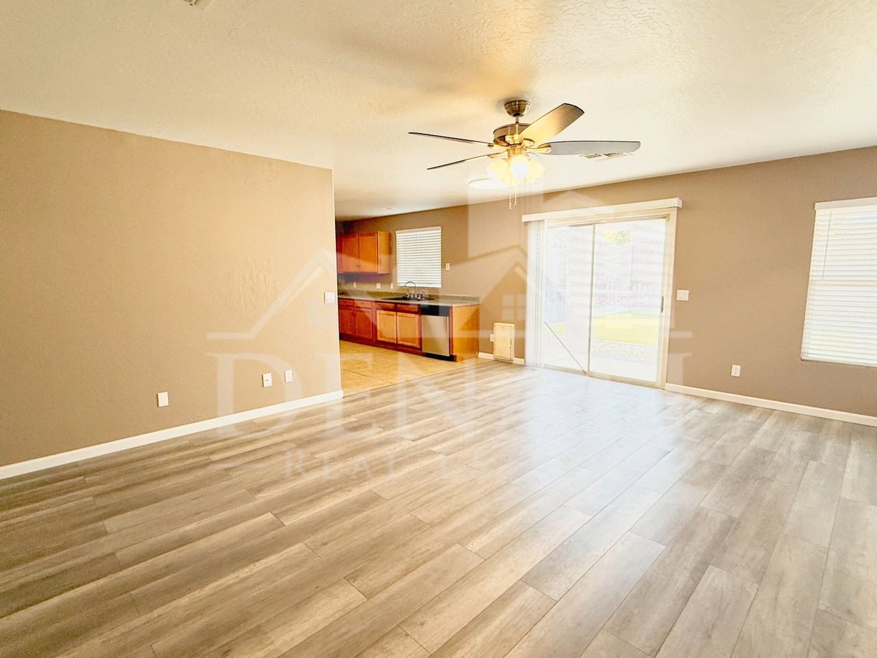 11810 W Sunnyside Dr - Photo 4 of 25