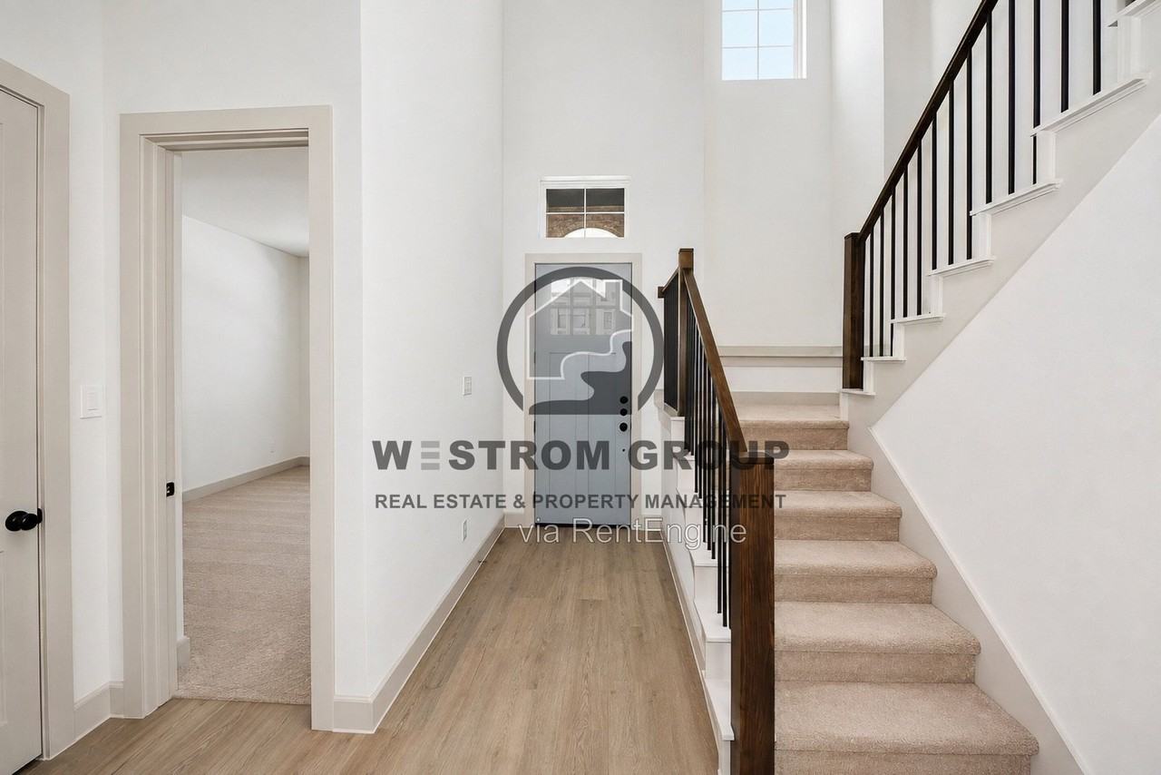 320 Walker Pkwy - Photo 5 of 40