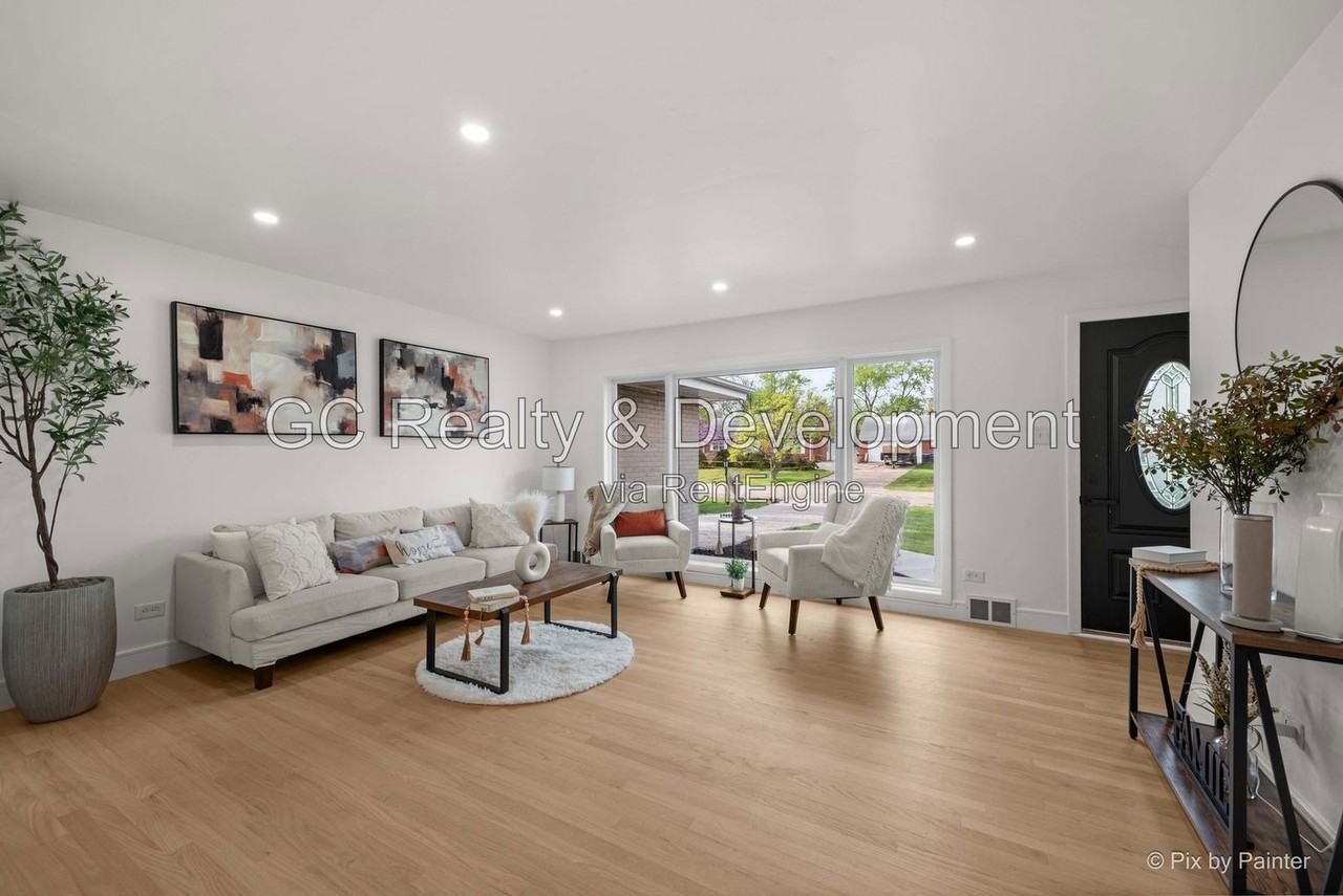 2015 Maplewood Rd - Photo 4 of 31