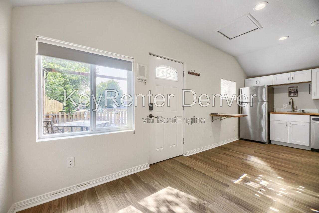 2072 Emporia St - Photo 2 of 18