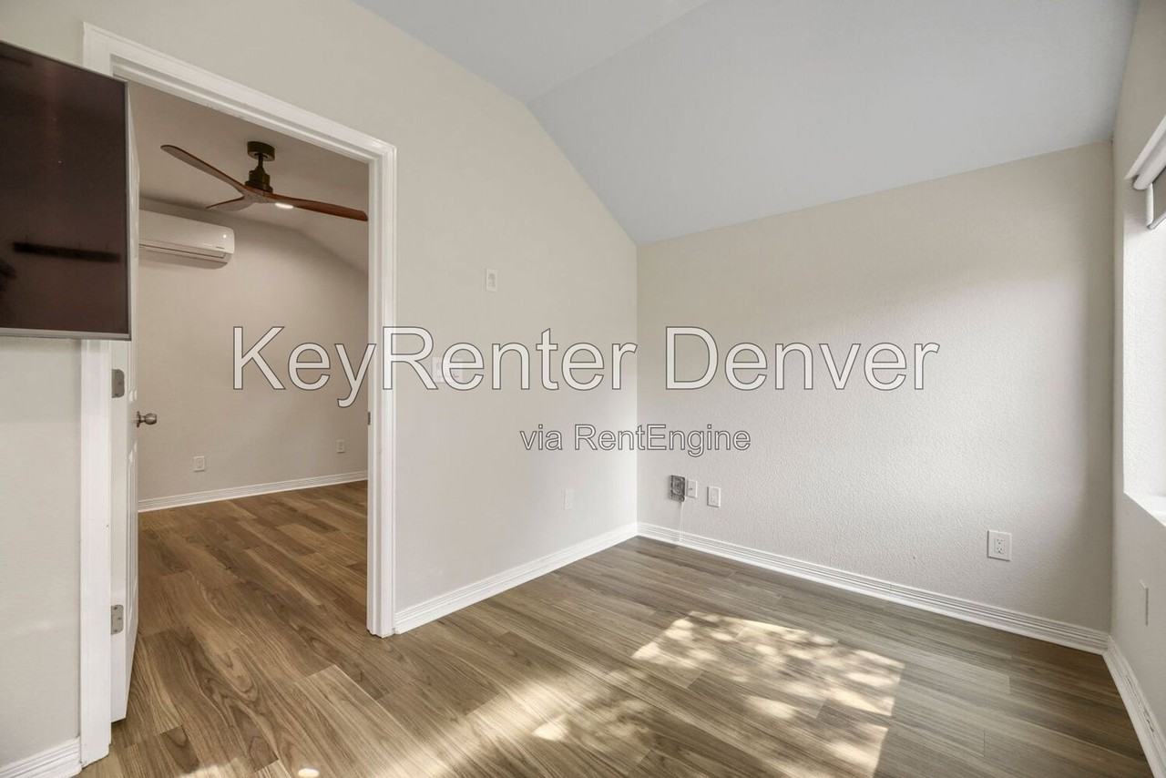 2072 Emporia St - Photo 4 of 18