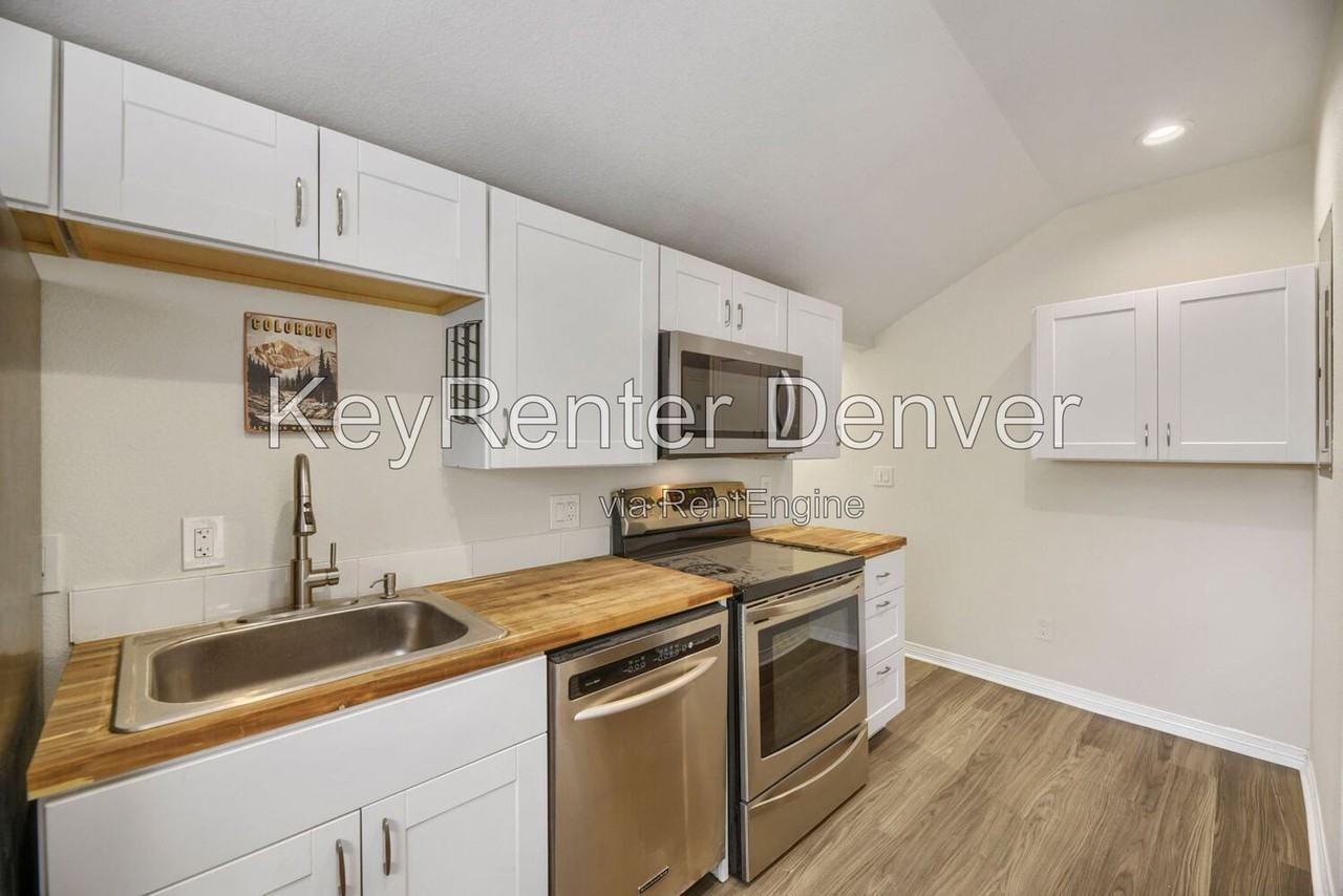 2072 Emporia St - Photo 6 of 18