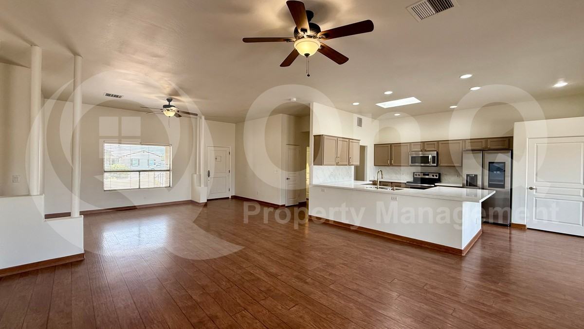 934 E Carlise Rd - Photo 5 of 29