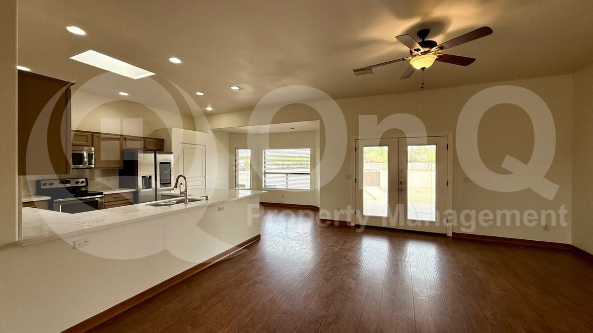 934 E Carlise Rd - Photo 6 of 29