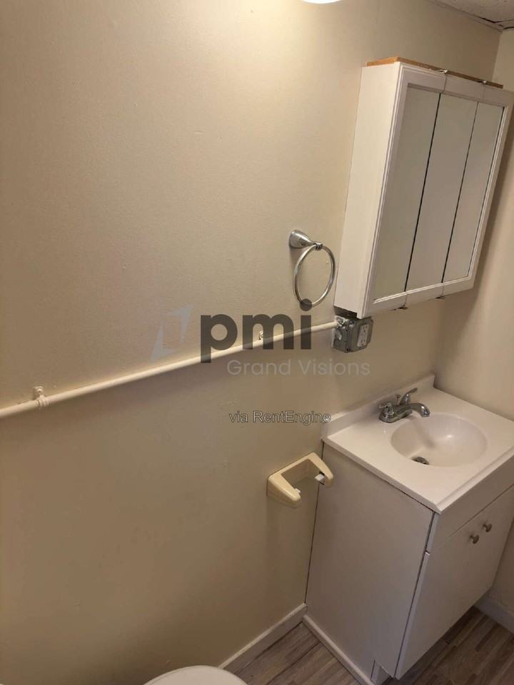 601 1/2 Monroe Ave #14 - Photo 4 of 18