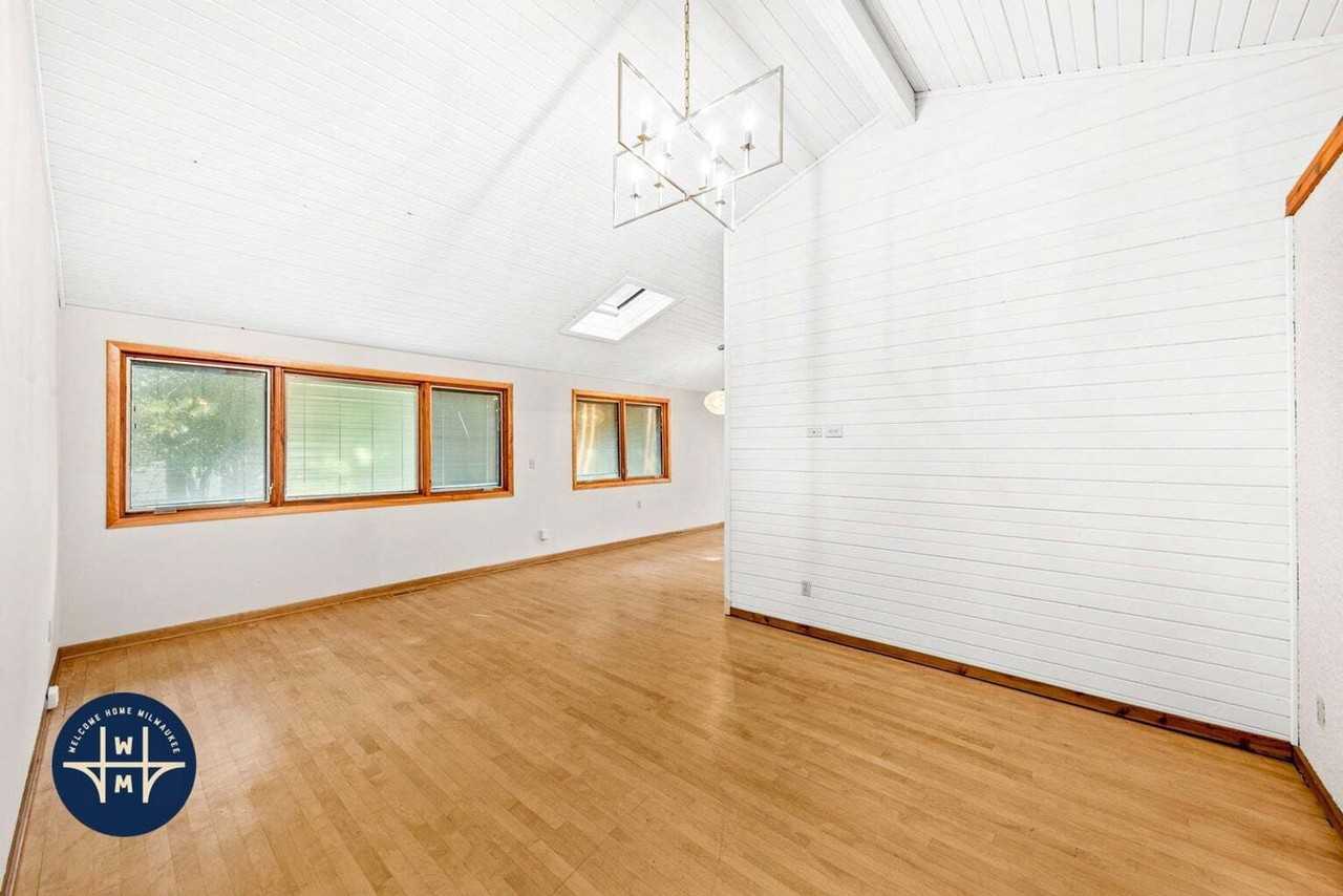 15685 Brojan Dr - Photo 2 of 30