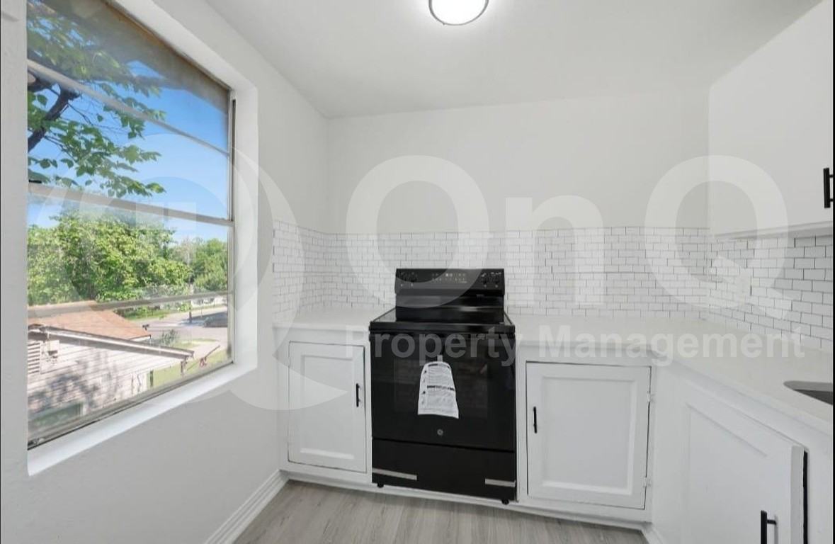 3350 Grafton Ave - Photo 5 of 14