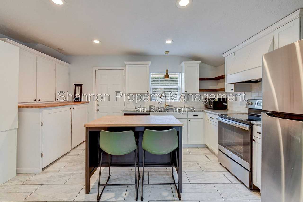 100 E 33rd St - Photo 5 of 20