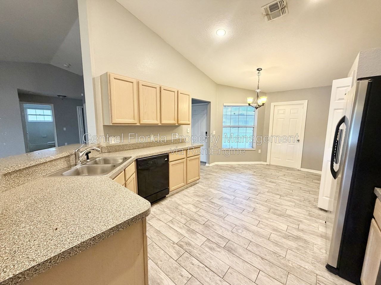 3805 Springlake Village Ct - Photo 6 of 24