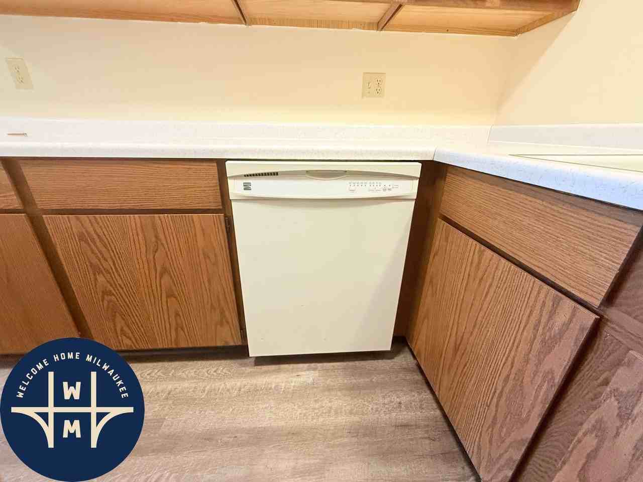 8223 W Oklahoma Ave #7 - Photo 4 of 10