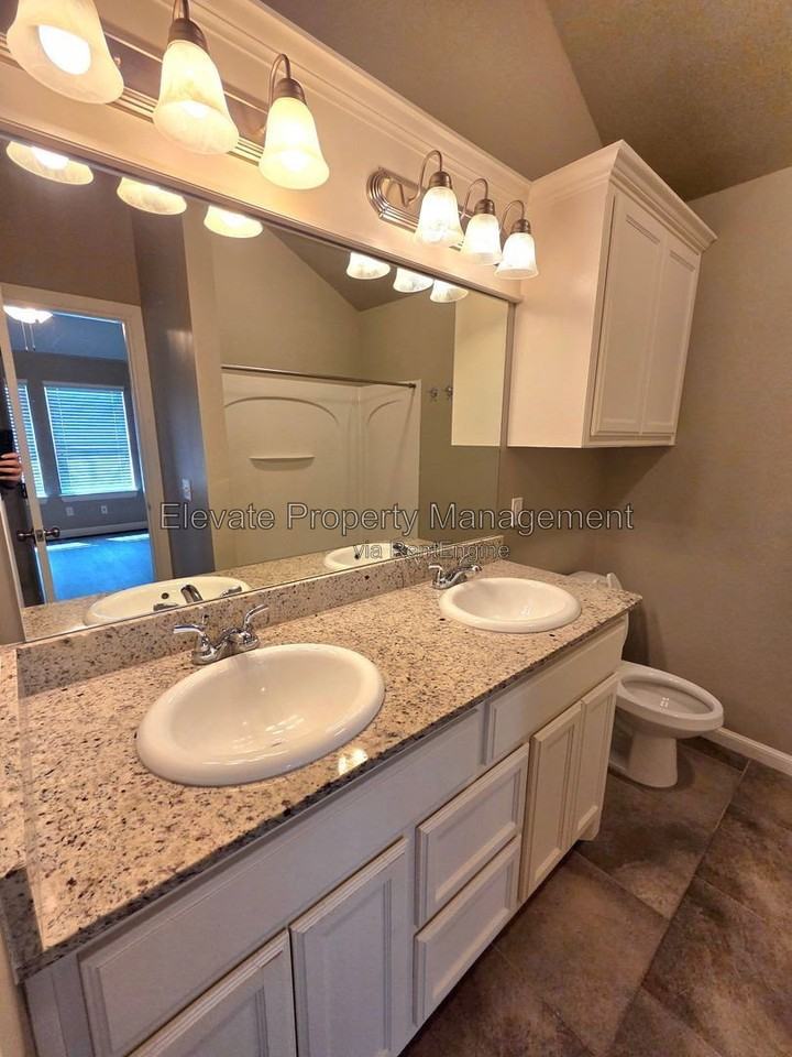 2210 Starwood Way - Photo 4 of 15