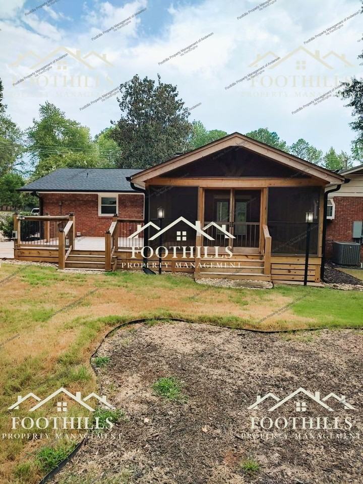 202 Wedgewood Dr - Photo 2 of 24