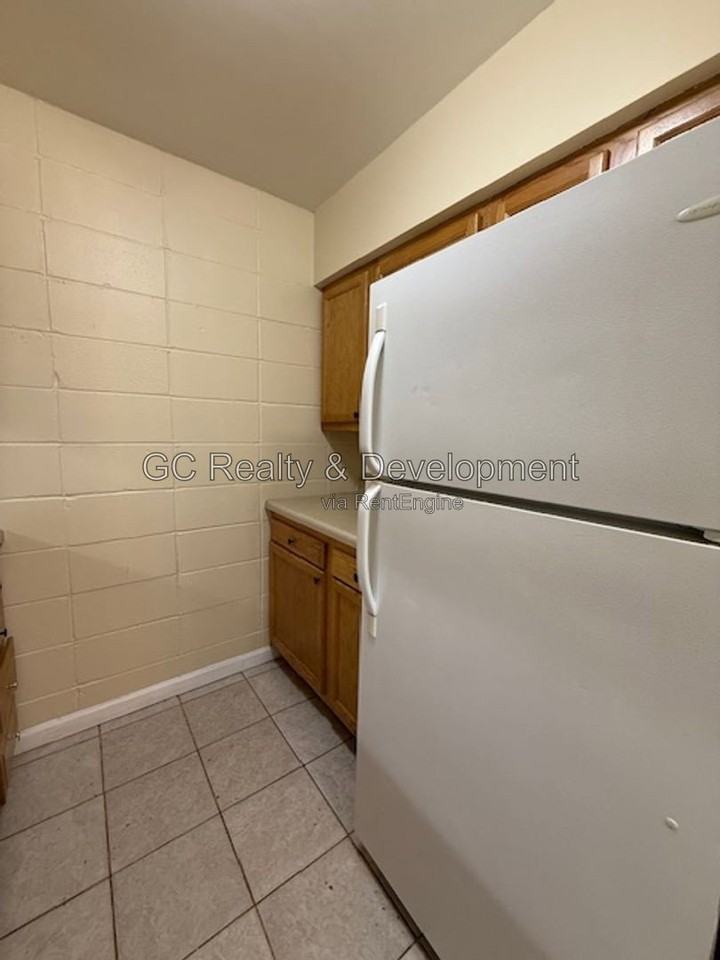 245 Uteg St #5 - Photo 6 of 13