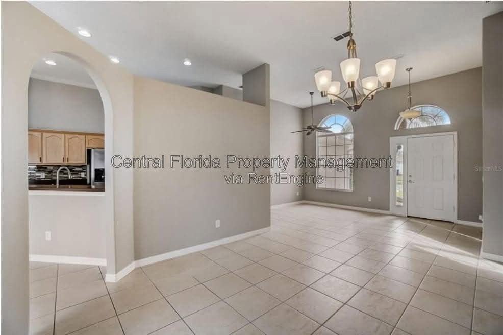 1061 Seneca Trl - Photo 4 of 14
