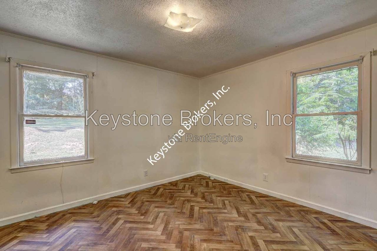 3480 Warpath Rd - Photo 3 of 10