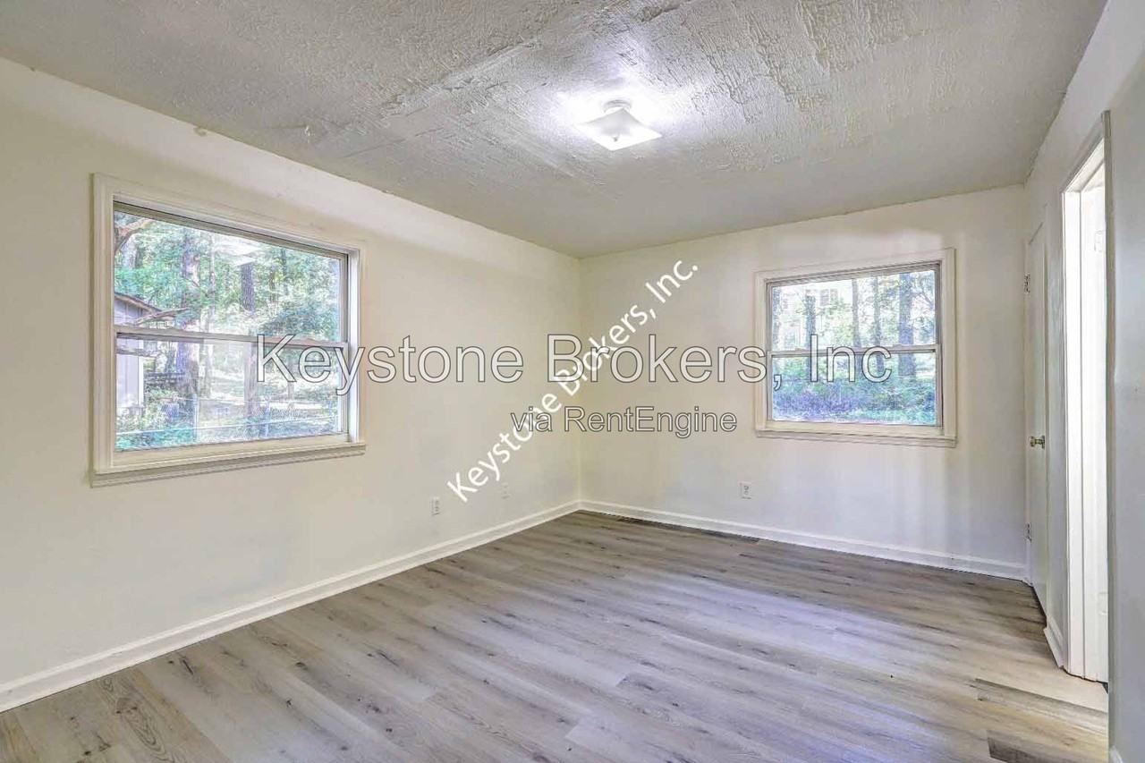 4749 Lost Colony Ct - Photo 4 of 8