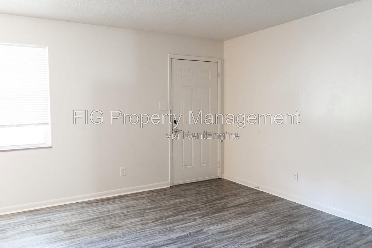 706 E Inskip Dr #12 - Photo 2 of 9