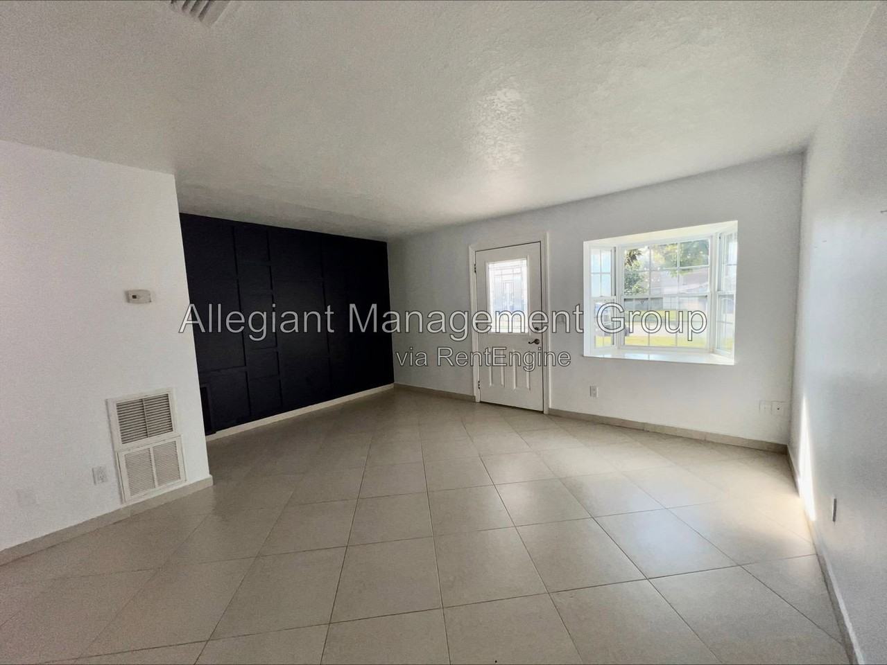 1211 Lehigh St - Photo 6 of 25