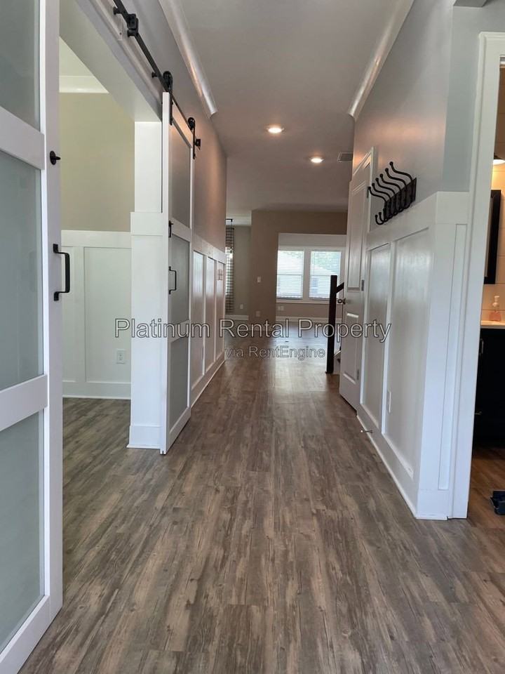 3215 Summerpoint Xing - Photo 6 of 50