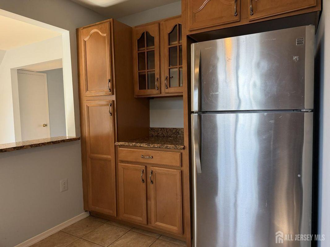 1105 N Oaks Blvd - Photo 6 of 24