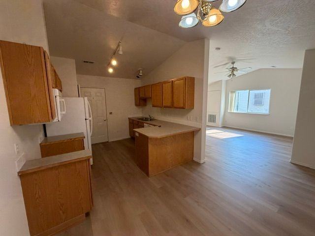 108 E Jadynn Ct - Photo 3 of 9