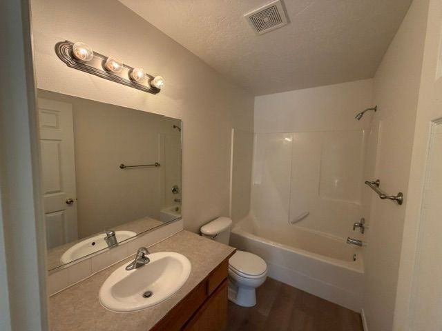 108 E Jadynn Ct - Photo 7 of 9