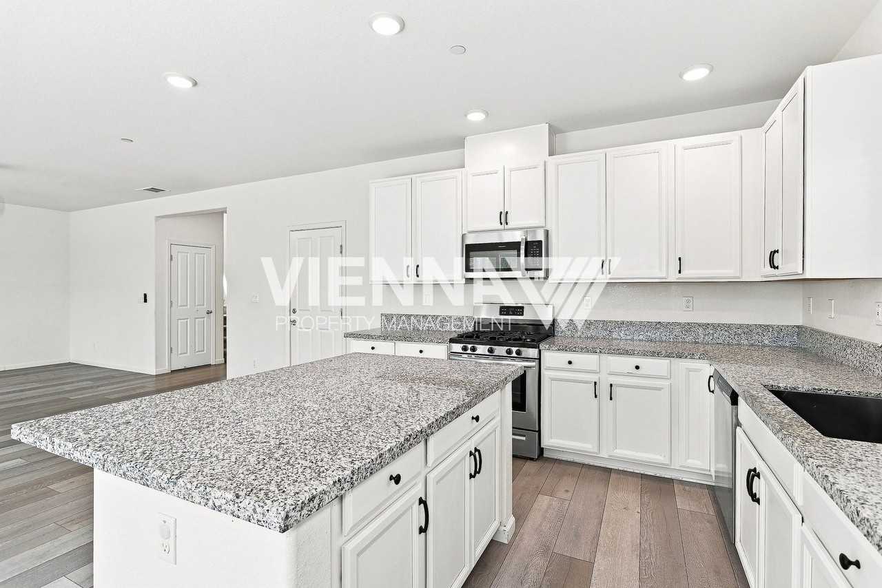 3033 Welton Cir - Photo 7 of 21