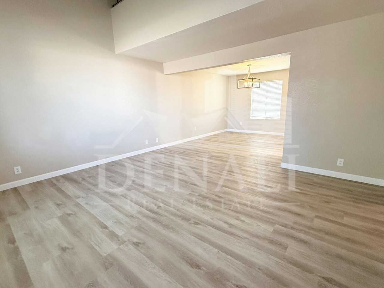 1529 E Edgewater Dr - Photo 2 of 35