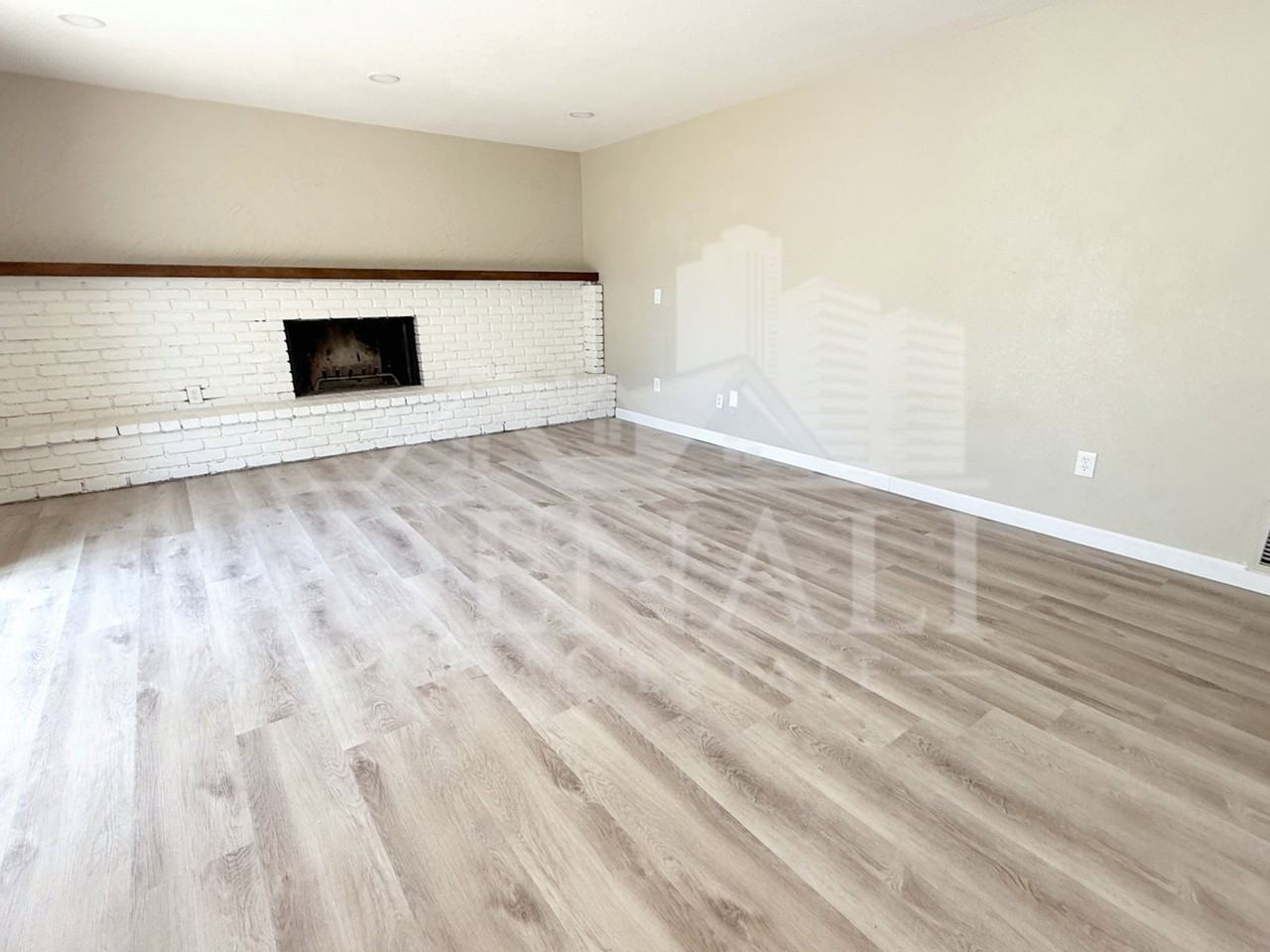 1529 E Edgewater Dr - Photo 5 of 35