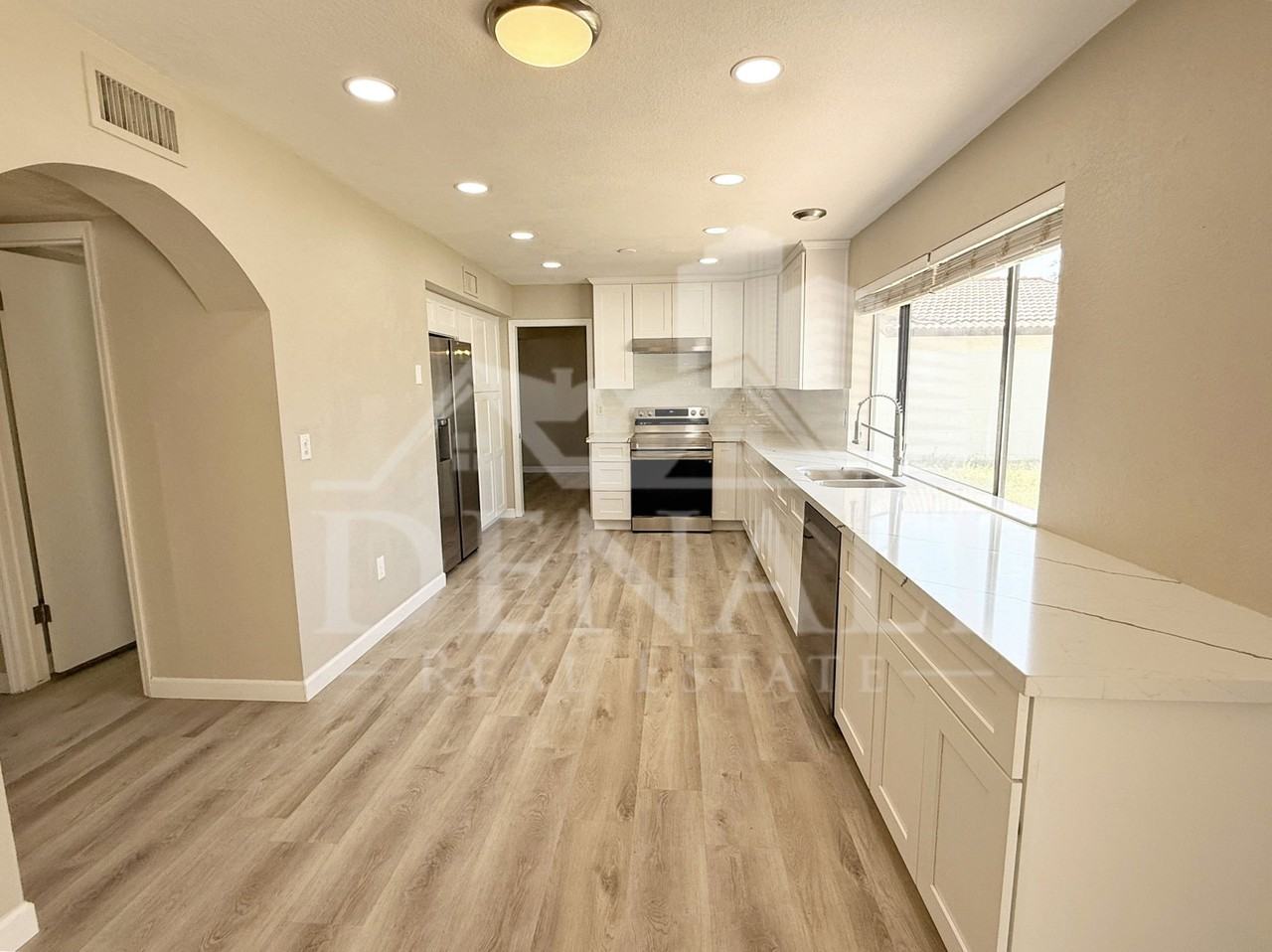 1529 E Edgewater Dr - Photo 6 of 35