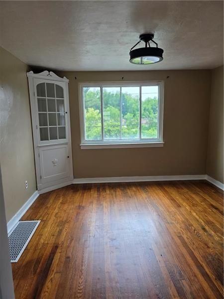 155 Pennoak Dr - Photo 3 of 11