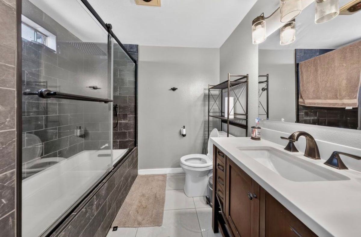 9540 Sepulveda Blvd ##11 - Photo 2 of 11