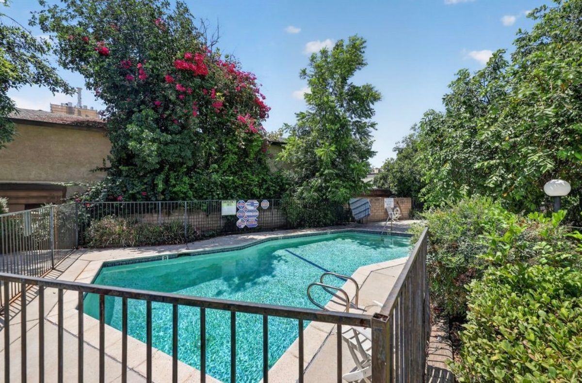 9540 Sepulveda Blvd ##11 - Photo 3 of 11