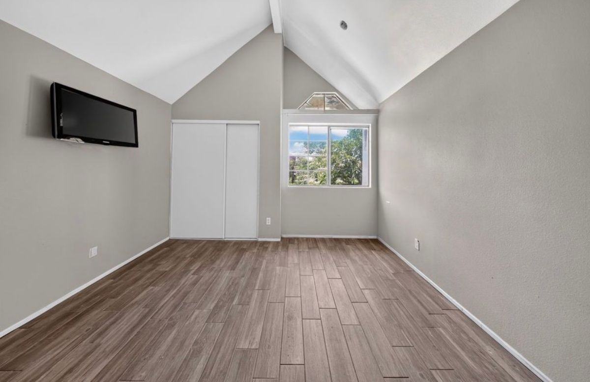 9540 Sepulveda Blvd ##11 - Photo 7 of 11