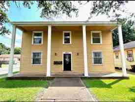 8841 S Claiborne Ave ##C - Photo 1 of 1