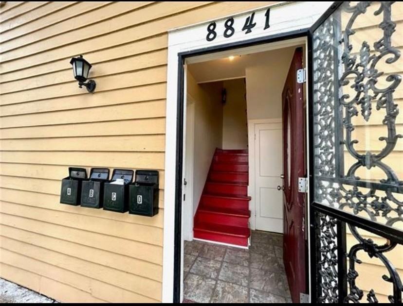 8841 S Claiborne Ave ##C - Photo 2 of 6