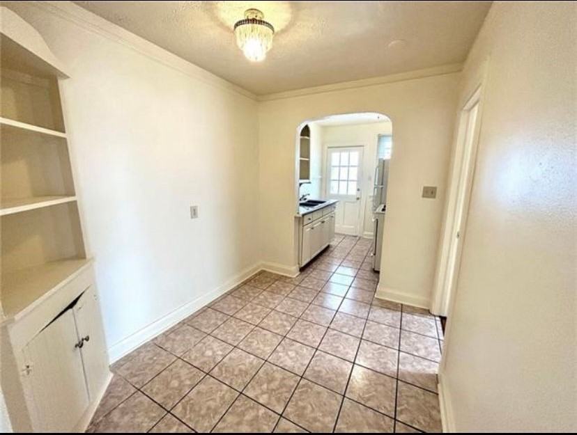 8841 S Claiborne Ave ##C - Photo 3 of 6