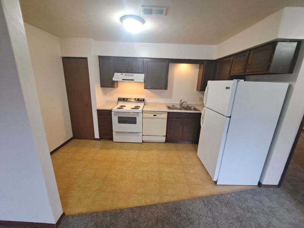 1444 W 16th St ##1 - Photo 5 of 10