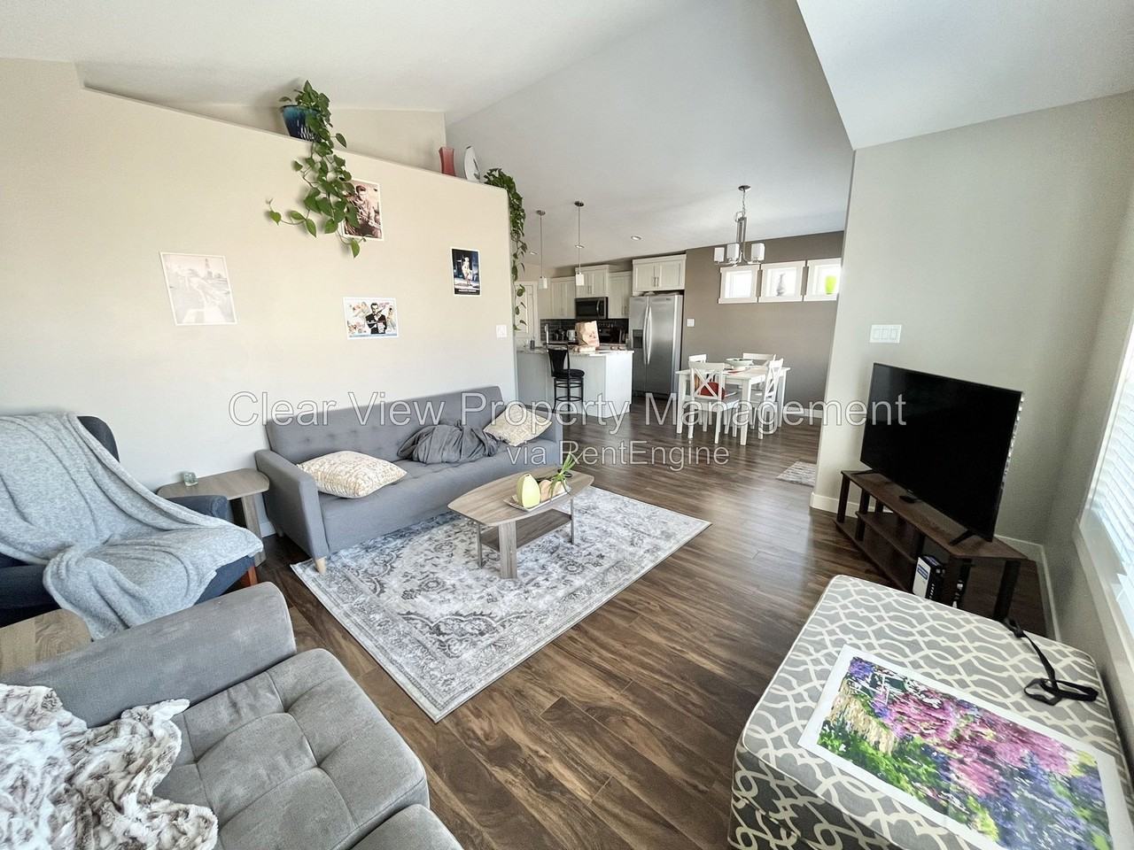 31 Northlander Lane W - Photo 2 of 17
