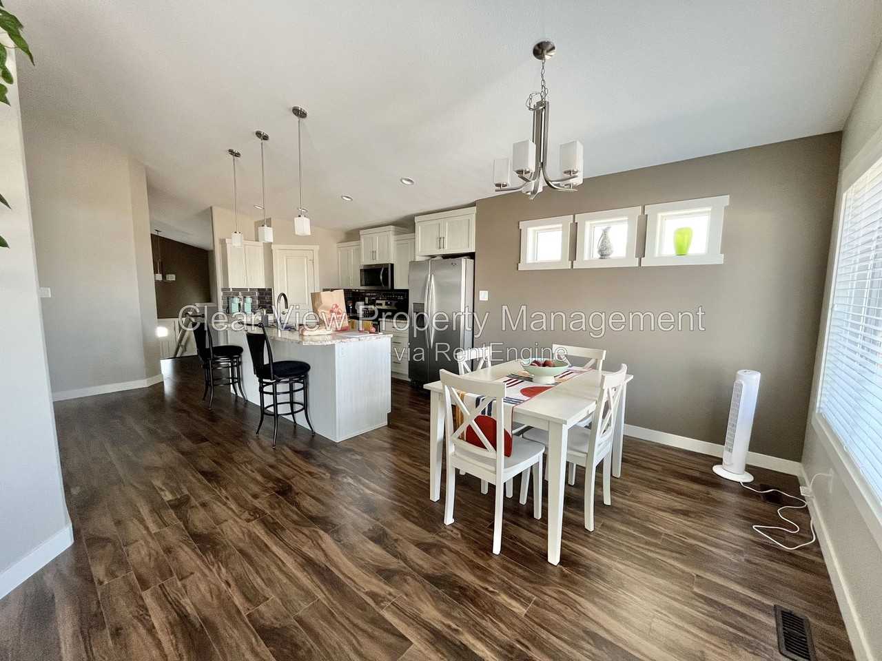 31 Northlander Lane W - Photo 3 of 17