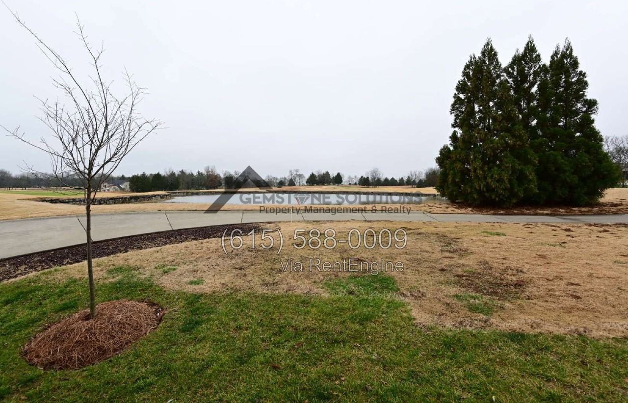 1028 Fenner Ln - Photo 6 of 50