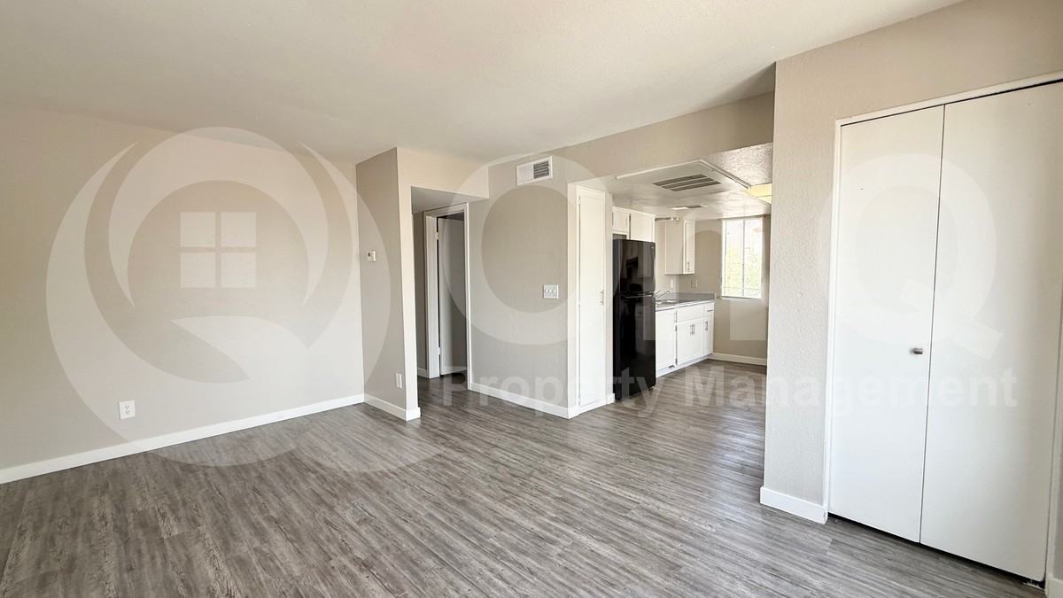 2145 W Mariposa St #201 - Photo 2 of 14