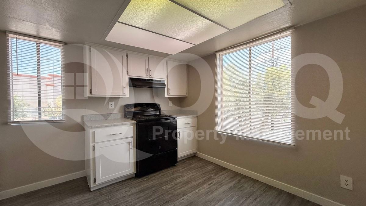 2145 W Mariposa St #201 - Photo 5 of 14