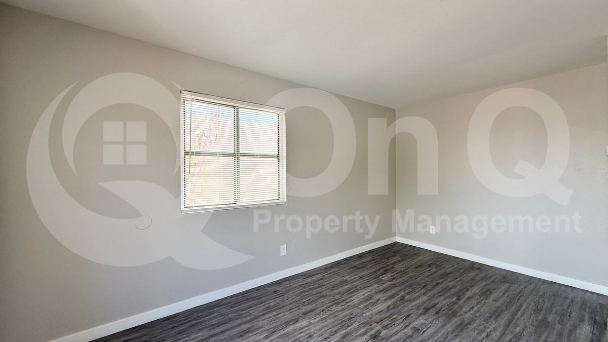 2145 W Mariposa St #201 - Photo 6 of 14