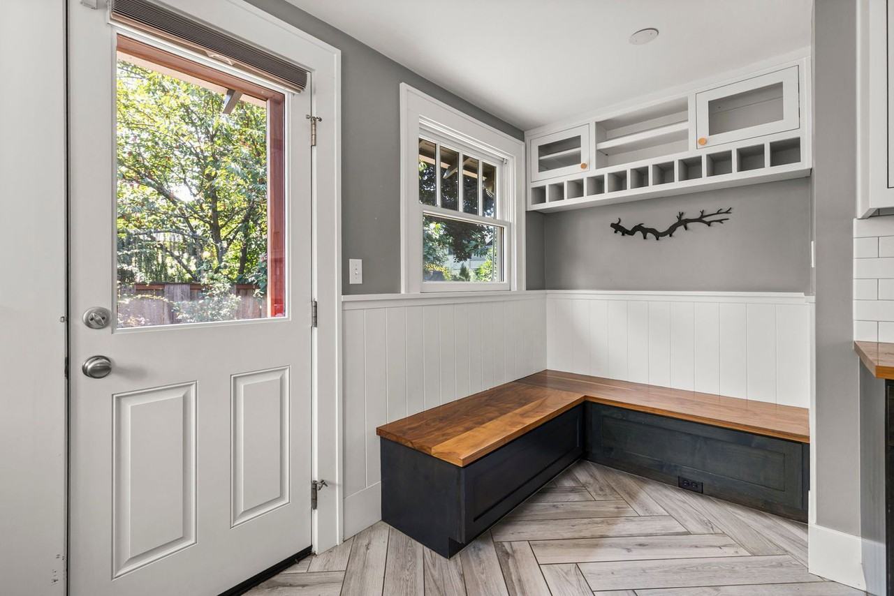 2836 Ne Bryce St - Photo 4 of 30